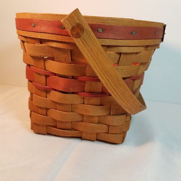 Longaburger Christmas Poinsettia Basket 1988 with plastic insert - Picture 8 of 10